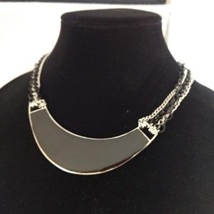5/$25** New york and company necklace